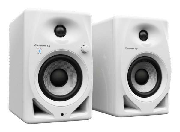 DM-40D-BT_cgi-1792x1316-pc_angle_W