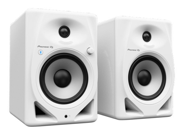 DM-50D-BT_cgi-1792x1316-pc_angle_W